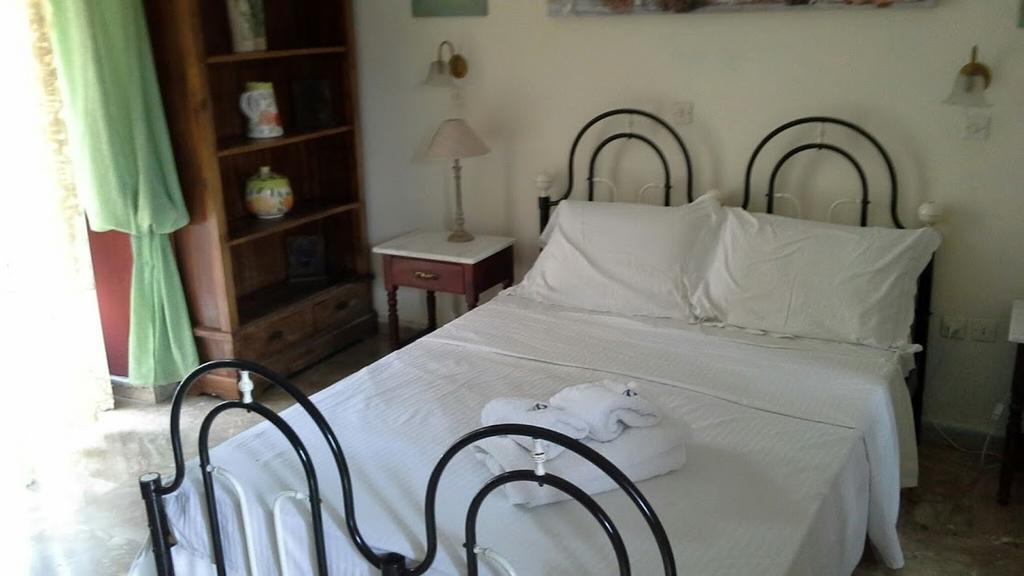 Aeginitiko Archontiko Apartment Aegina ภายนอก รูปภาพ